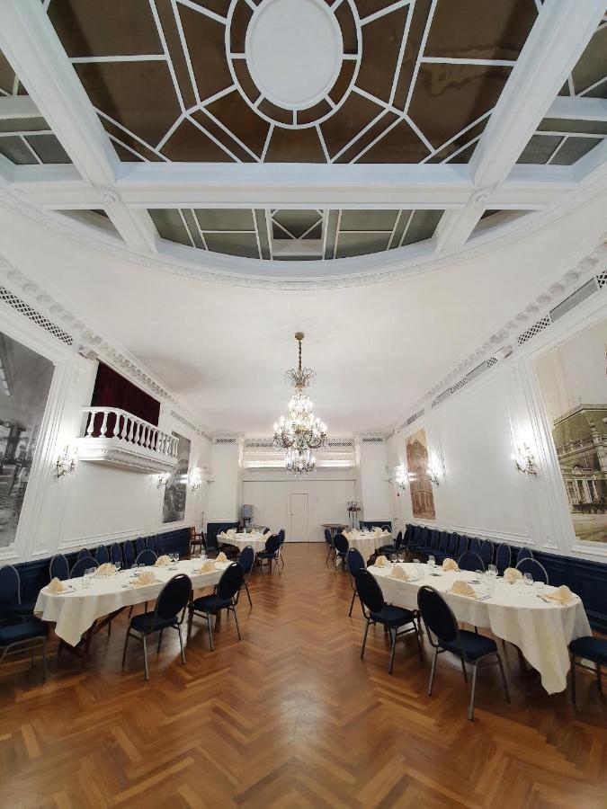 Le Grand Hotel Valenciennes Exterior foto